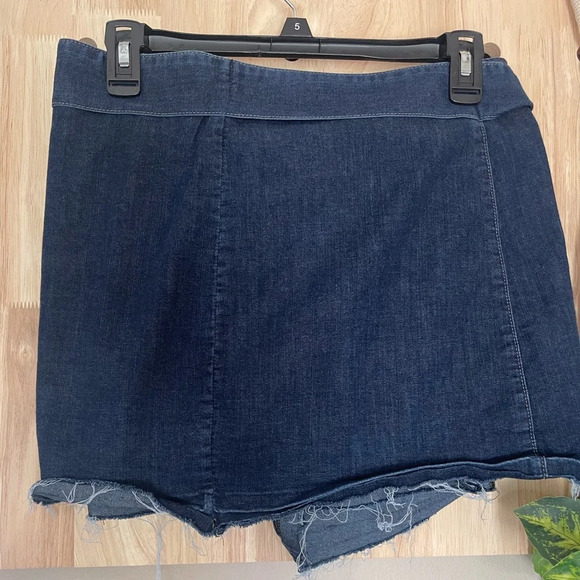 PAIGE Anette Wrap Skirt in Thorn. Size MEDIUM. EUC - Picture 3 of 4